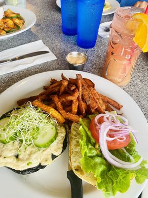   at Pineapple's in Hilo