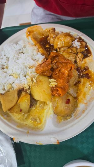 Food is very chinese and on the sweeter side. Less spicy. A bit bland. Happy and good staff. at Veggie Factory 素食工房 in Kowloon