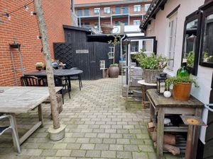 Outdoor seating at Kaffesmeden in Esbjerg