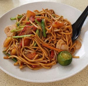 Mee goreng at Guilin Vegetarian 桂林素 in East Singapore