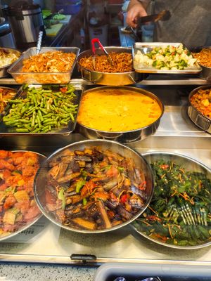 Dishes available at Guilin Vegetarian 桂林素 in East Singapore