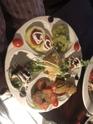 Raw sampler (gf)    at Caravan of Dreams in New York City