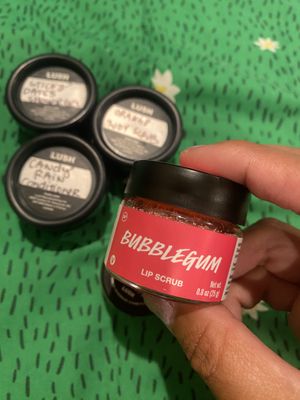 New fave to lightly exfoliate lips 💋 Tastes Yummy  at LUSH in San Mateo