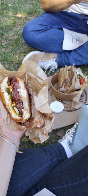 🍔 🌯 at Copper Branch in Annecy