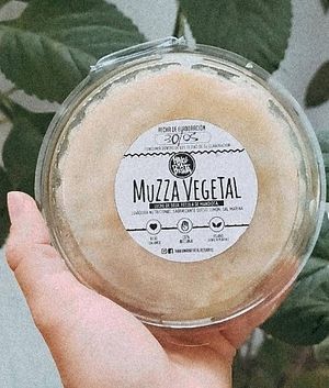 Mozzarella vegetal at Hakuna Batata  in Rosario