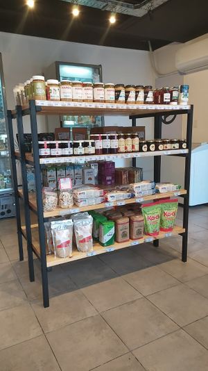 * Crema de mani
* Miel vegan
* Toppings
* Mermeladas: con azucar/sin azucar/light
* Galletas de arroz
* Yerbas
* Avenas at Nirvana in Rosario