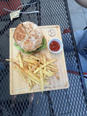 Hamburguesa de semillas   at Chocolatito Con Pan in Puebla
