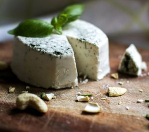 Cashew rýS (spreadable cheese from cashews) at Kytky K Sežrání in Prague