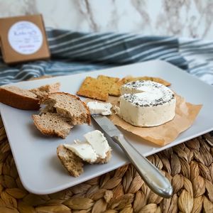 Cashew rýS (spreadable cheese from cashews) at Kytky K Sežrání in Prague