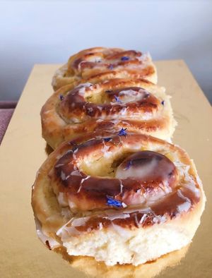 Vegan cream cheese sweet bun at Baja Wegańska Cukiernia in Warsaw