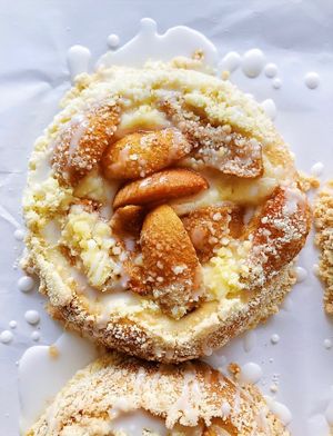 Apricot bun with cardamon and pastry cream  at Baja Wegańska Cukiernia in Warsaw