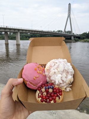 doughnuts and currant pie at Baja Wegańska Cukiernia in Warsaw