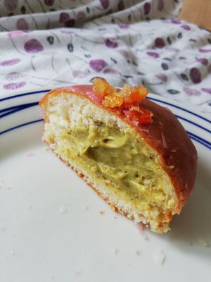 Doughnut at Baja Wegańska Cukiernia in Warsaw