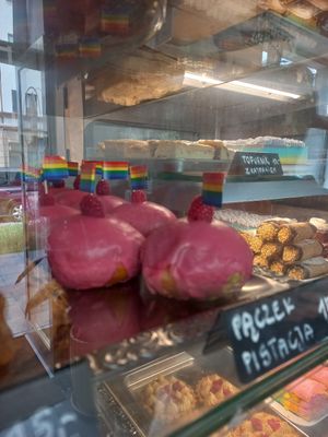  at Baja Wegańska Cukiernia in Warsaw