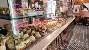  at Baja Wegańska Cukiernia in Warsaw