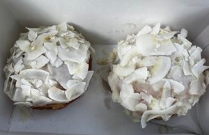 Polish Donuts at Baja Wegańska Cukiernia in Warsaw