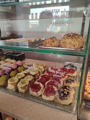  at Baja Wegańska Cukiernia in Warsaw