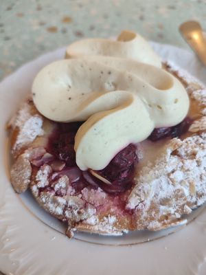  at Baja Wegańska Cukiernia in Warsaw