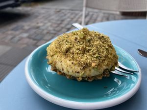 Pistacjowka  at Baja Wegańska Cukiernia in Warsaw