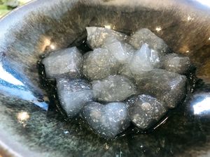 Kudzu-mochi at Kudzuneruya くずねるや in Tokyo