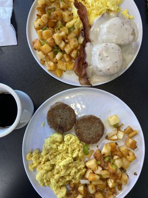 My boyfriends non vegan plate (above) and my vegan plate (below). It’s great when we can both have great options    at Black & Blue Diner in Las Vegas