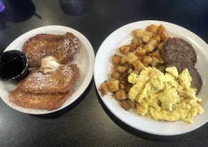 😋😛🤤 Delicious!!!! The Jackpot Breakfast, if you are in Las Vegas it’s a must try. An yes it’s vegan.  at Black & Blue Diner in Las Vegas