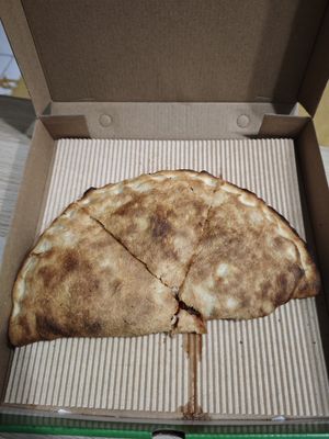 Calzone with vegetables at Home Pizza in Castelldefels