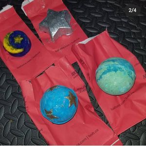 Xmas bombs and bubble bars at LUSH in Farmington