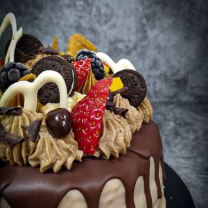 Un pastel de tantos que podéis encargar at Veganos En Paz in Polinya