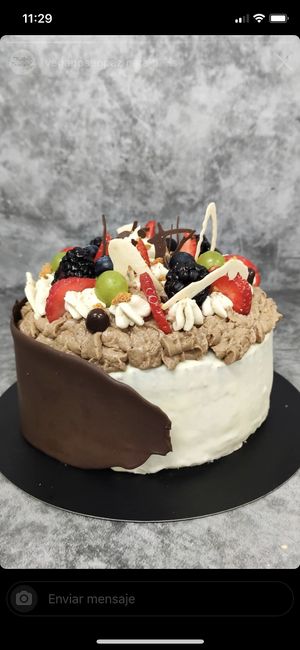 Tarta personalizada at Veganos En Paz in Polinya