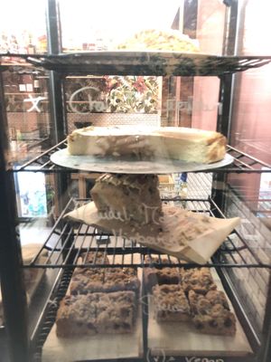 Cakes (half of them vegan) #Veganuary at Das Nest in Mainz