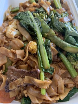 Pad see ew at Yaowarat in Toronto