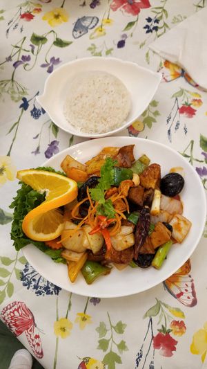 Stir-Fried Cashew Nut and Chicken at Yaowarat in Toronto