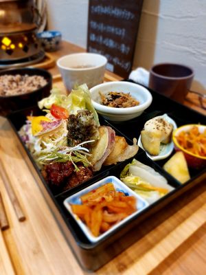 Vegan teishoku (定食) at Cafe Ren - Nakagyo in Kyoto