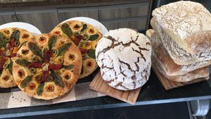 Pão Sourdough Centeio e nibs de cacau  at Paraiso in Paraty