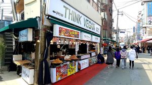 Way to the location - street view at Think Vegan in Seoul