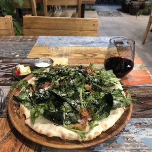 Spinach pizza at Think Vegan in Seoul