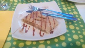 Apple crumble at Loving Hut in Madrid