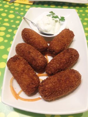 Vegan awesome starters! at Loving Hut in Madrid