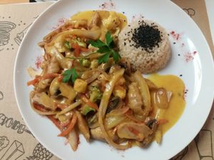 Sauteed vegetables in curry sauce at Loving Hut in Madrid