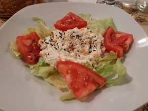 Menu of the day / weekends / dinner / starter / tofu salad at Loving Hut in Madrid