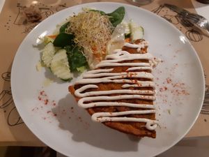 Menu of the day / weekends / dinner / main / quiche at Loving Hut in Madrid