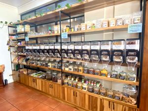 Nueva barra a granel semillas, especies y más. Opciones orgánicas  at Ángel Azul Mercado Natural in La Fortuna