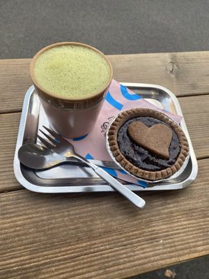 Latte Matcha & Linzer Törtli at Bakery Bakery - Länggasse in Bern