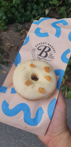 white apricot donut at Bakery Bakery - Länggasse in Bern