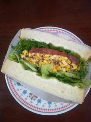 Scrambled "egg" sandwich at Marbre Vegan in Tokyo