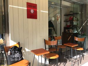Outdoor seating at Marbre Vegan in Tokyo