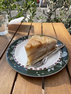 Apple cake  at Marbre Vegan in Tokyo