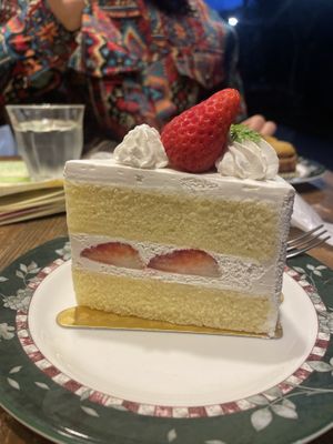 Delishhhh. Cake of my dreams.   at Marbre Vegan in Tokyo