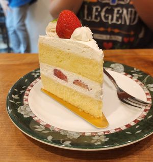 Strawberry Cake at Marbre Vegan in Tokyo